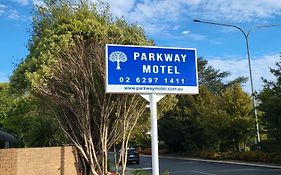 Parkway Motel